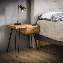 Uni Natbord - Massiv akacie tr og sorte metal ben.