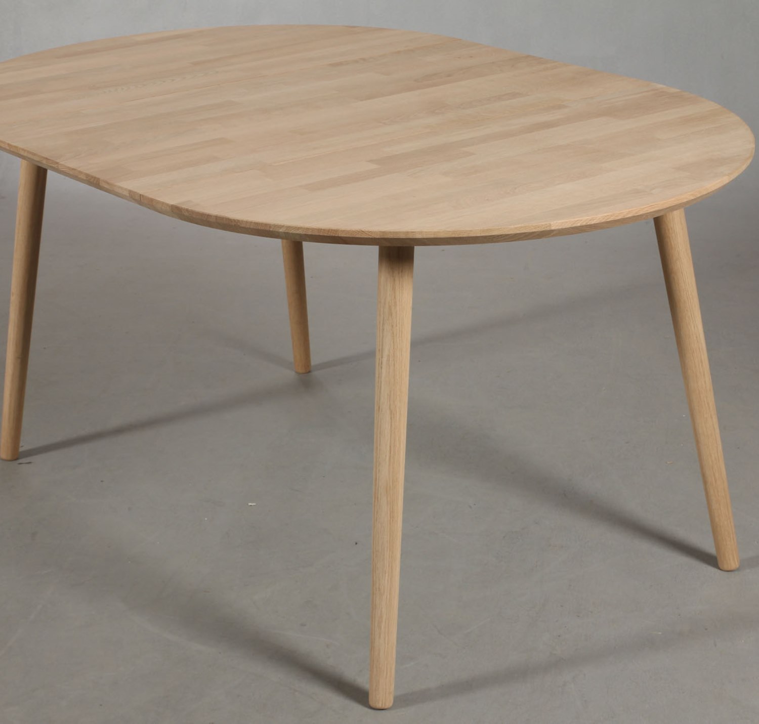 Lumber - rundt spisebord 100 cm., 1 tillægsplade, massiv eg - Spiseborde - Zity1.dk