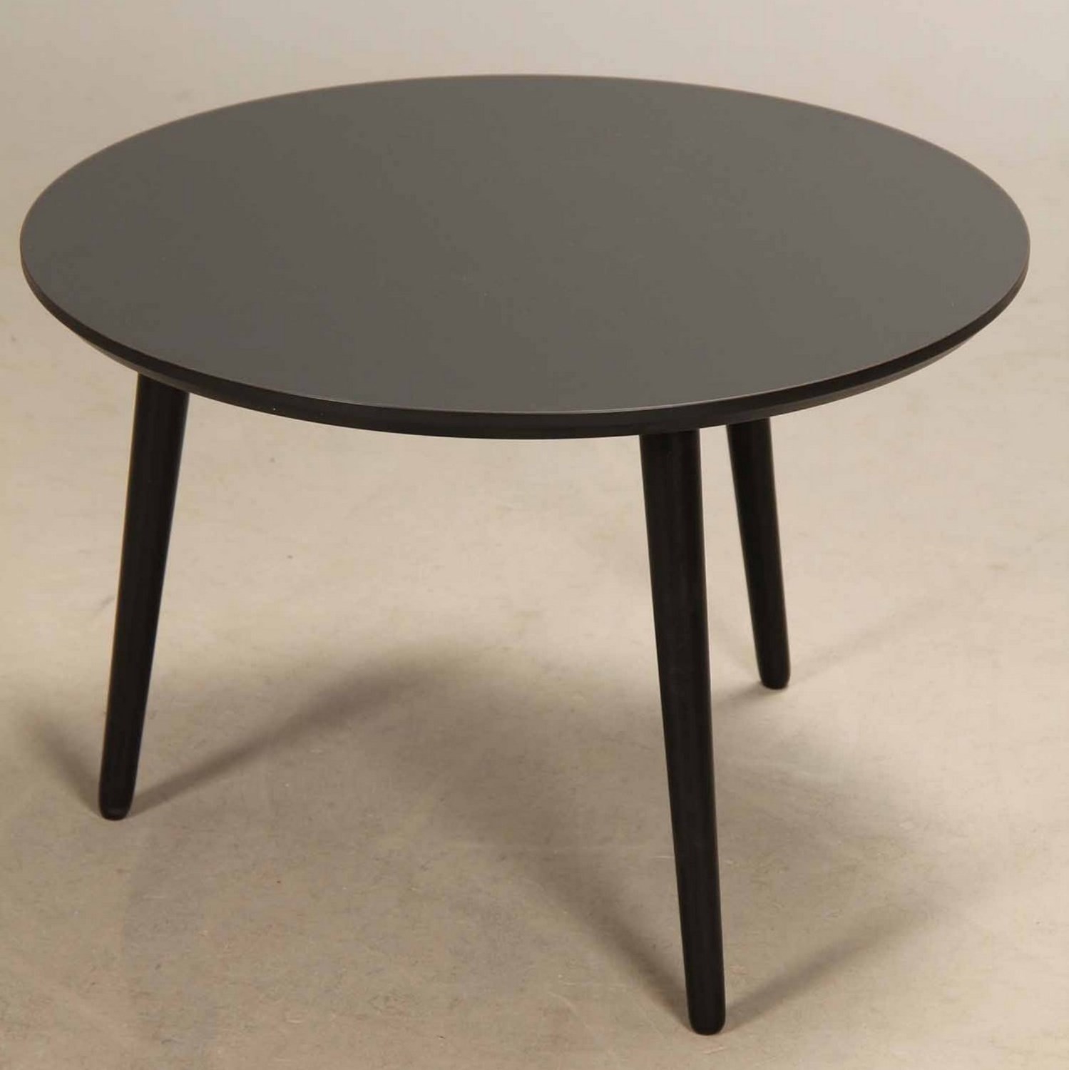 CT20 - sofabord i mørkegrå laminat, 4 størrelser Højde 40 cm Rund ø 70 cm