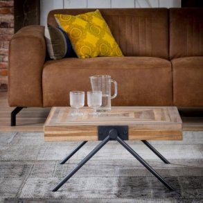 Balance - Sofabord i teaktr, 70 x 70 cm.