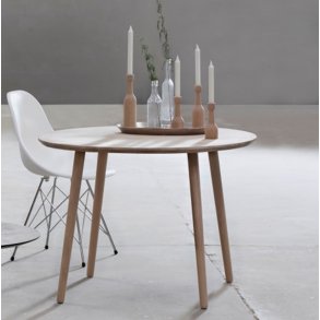 Spiseborde i massiv tr